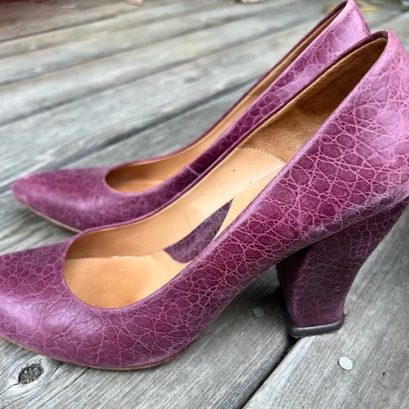 John Fluevog Gail Heels - Picture 2 of 6
